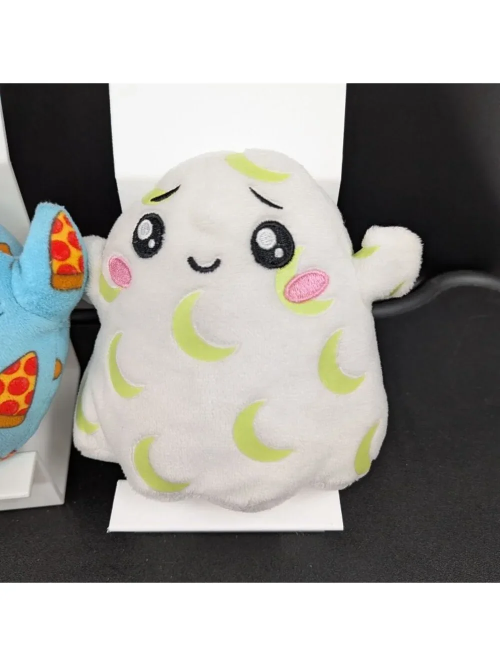 LankyBox Pizza Party Thicc Shark Moonlit Ghosty Plushies Lot Glow Dark Kawaii 4